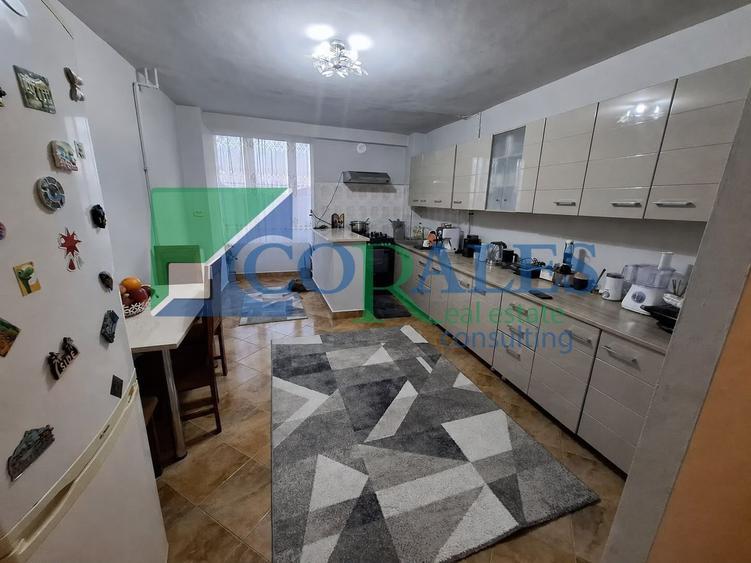 Zona Mircea cel Batran. Etaj intermediar.