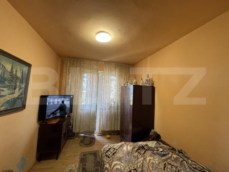 Apartament cu 2 camere, decomandat în Simeria