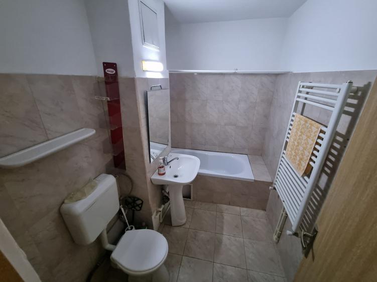Apartament 3 camere zona Inel 2