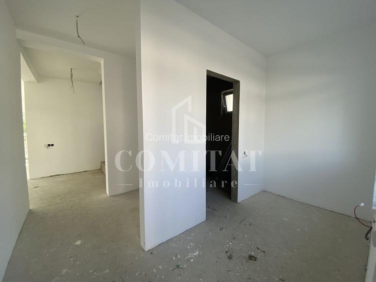 Casă de vânzare | Dispunere pe 2 niveluri | Localitatea Dezmir
