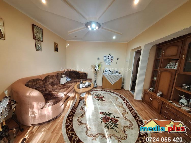 Apartament 3 camere decomandat, etaj 2, Micro 13 – 95.000 euro  Agentia Imobilia - 2