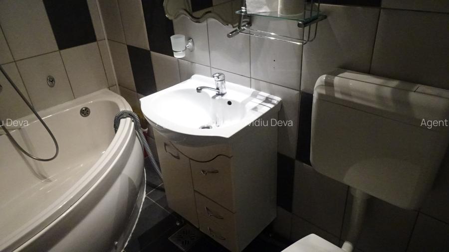 Inchiriez, apartament cu 2 camere in Deva, zona ultracentrala (Casa de Cultura) - 9