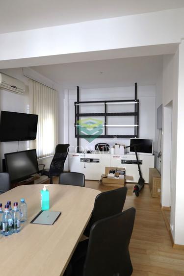Zona Herastrau, imobil cu 9 camere de vanzare, 332 mp construiti