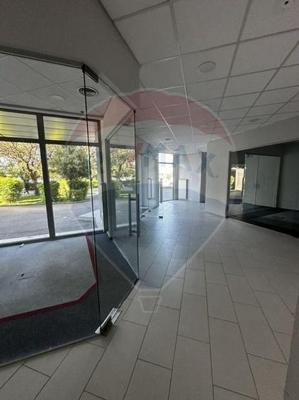 SPATIU COMERCIAL - zona Semiluna , Baia Mare