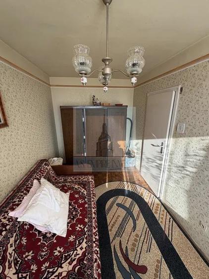 Apartament 3 camere , 60mp, Etj 2/3 - zona Râșnov/ISR