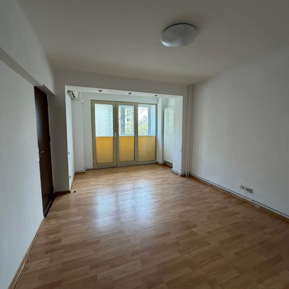 Alba Iulia - bd. Burebista - 3 camere nemobilate - 80mp - centrala proprie