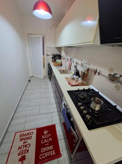 Apartament cu 2 camere decomandat, zona Podu Ros