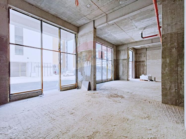 Inchiriere Spatiu Comercial Parter+Curte 30mp | M. Berceni la 9 minute