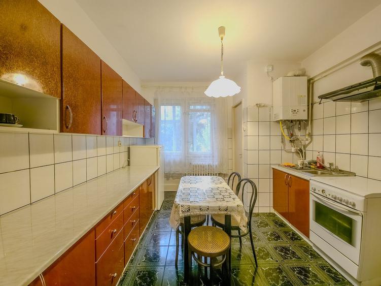 Apartament 3 camere, decomandat, 95 mp, zona Policlinica Grigorescu
