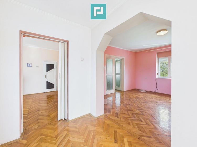 Casă cu 7 camere, ideală pentru familie, Grădiște