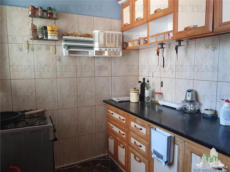 Spatiu extins central Liceul Mircea si Mare Constanta