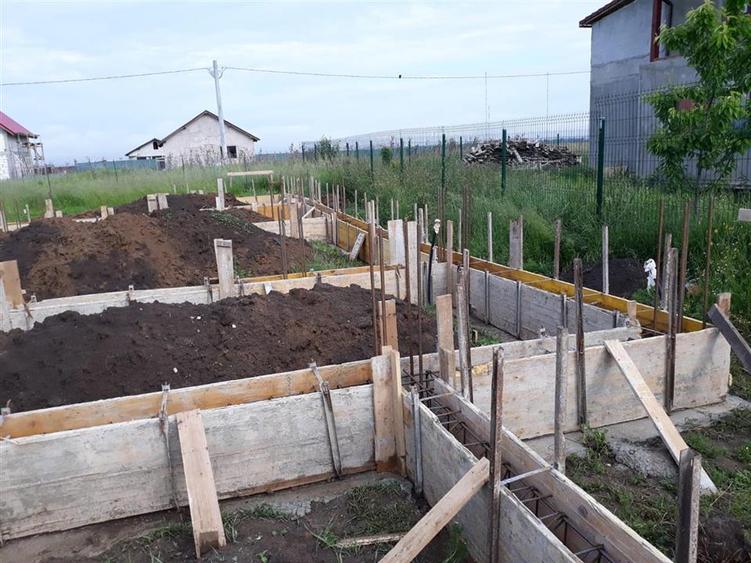 Teren intravilan cu proiect , autorizatie de constructie si fundatie in zona spi