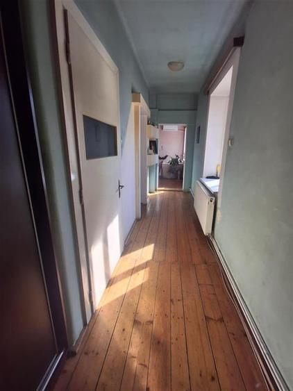 Casa individuala 8 camere 1250mp teren Cristian