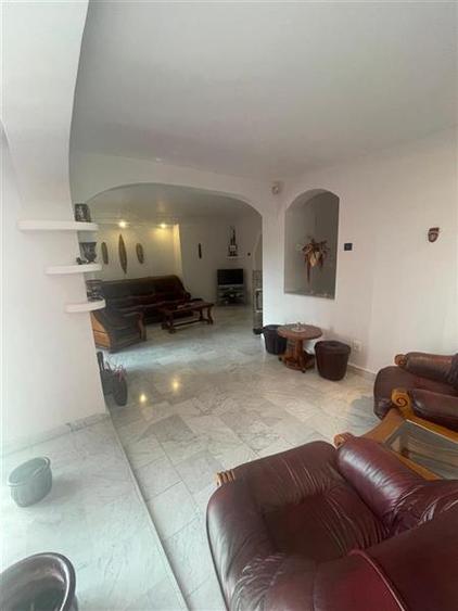Penthouse pe 3 nivele de inchiriat in zona centrala
