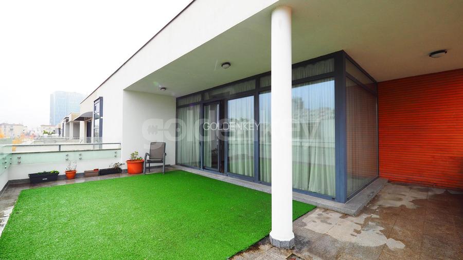 Apartament penthouse cu 4 camere | 2 garaje | spatii generoase - 18