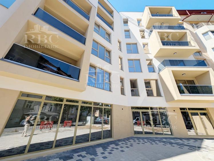 Apartament 100 mp cu patru camere in bloc nou, zona semicentrala