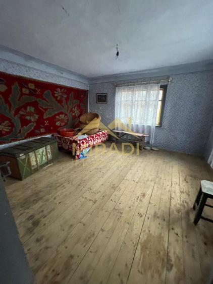 VANZARE CASA TEREN