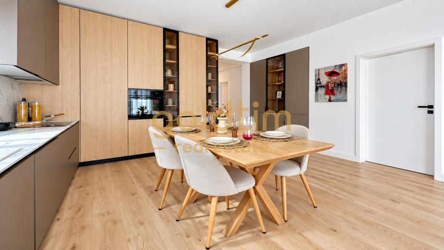 SUPERB/VILA INDIVIDUALA/COMPLEX INCHIS/MOBILAT