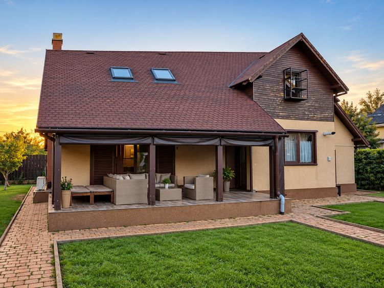 Branesti - casa de vanzare in centru - teren 700 mp
