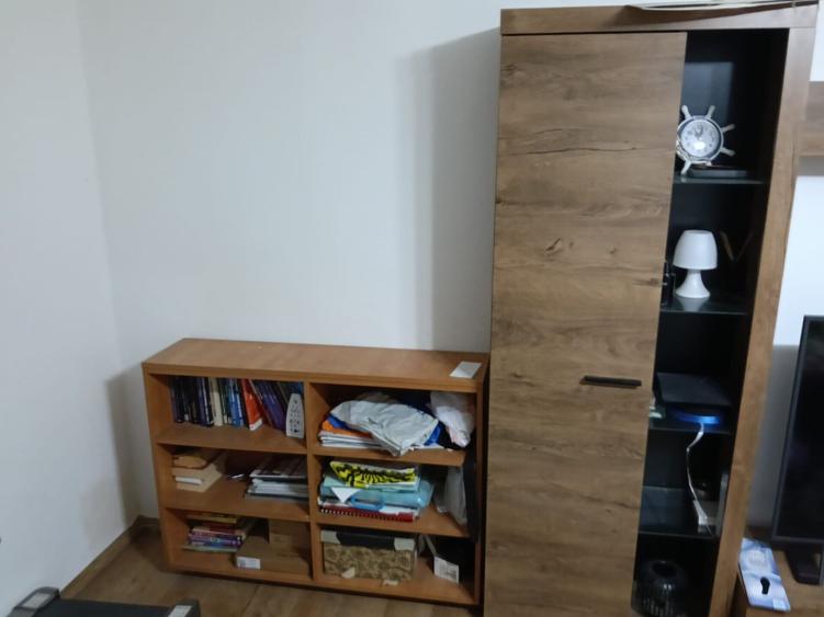 Vitan Mall , metroul Timpuri Noi, garsoniera etaj 2 din 8
