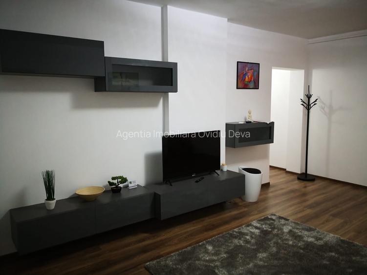 Inchiriez apartament 2 camere in Deva, ultracentral (I. Maniu, Magnoliei), et 2 - 3