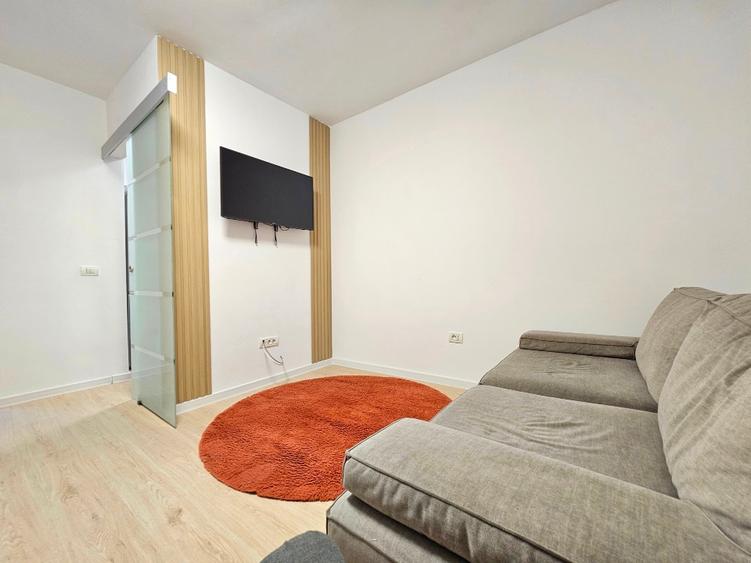 2 camere decomandat, renovat integral | Parcare | 5 min metrou Apărătorii Patr