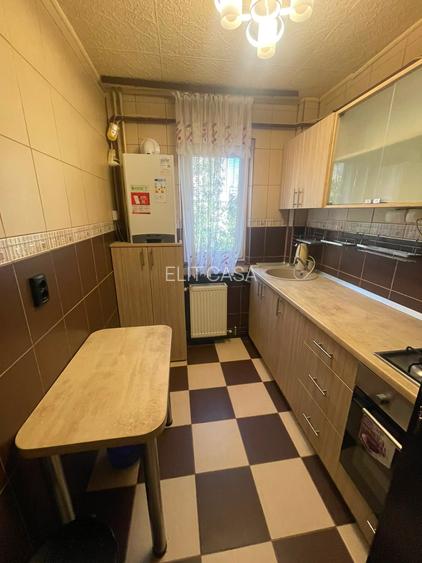 Apartament cu 3 camere, etajul 2/4, zona Mircea cel Batran - 6