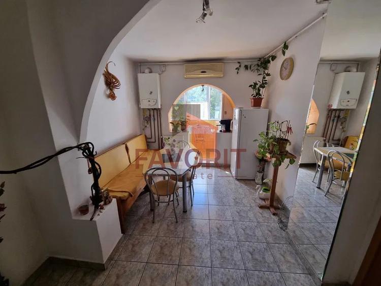 Apartament 3 camere decomandat, zona Aradului