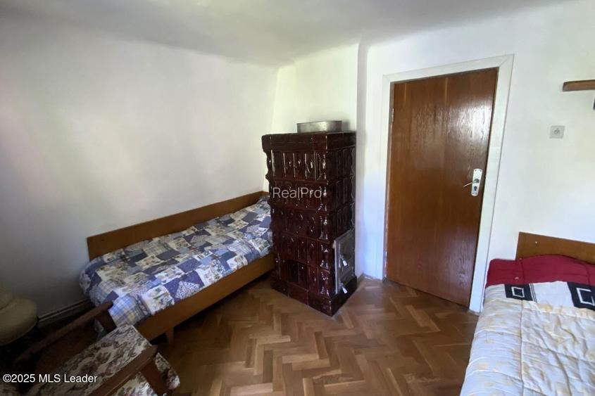 Bran - Casa pe strada Valea Portii, 223 mp, 4 dormitoare, teren 320 mp - 23