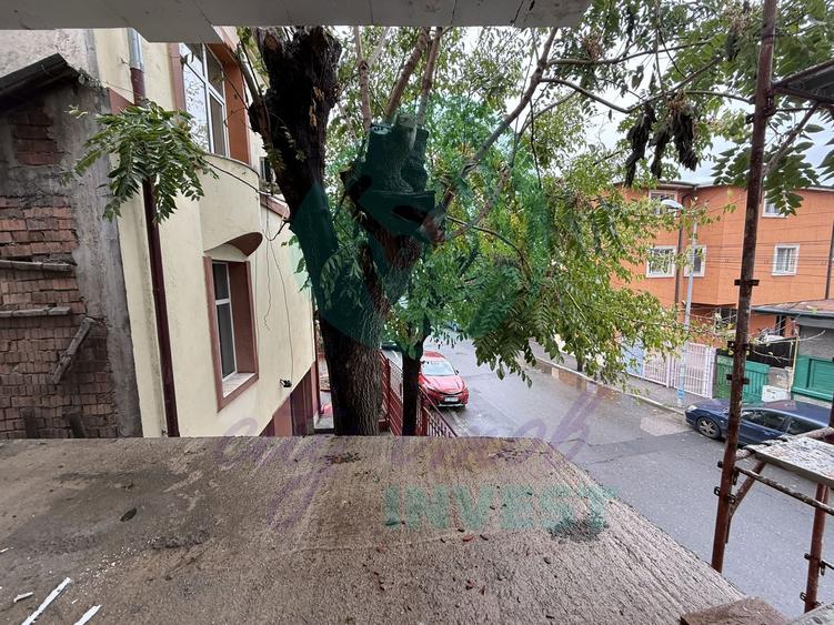 Bloc NOU langa parc si metrou cu loc de parcare si boxa