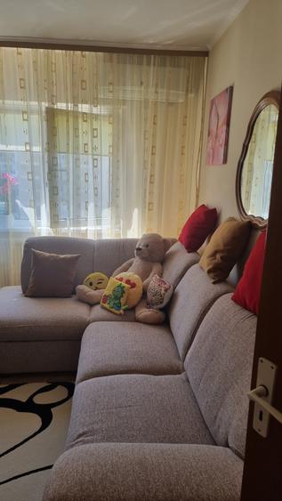 Apartament 3 camere de vanzare - Ostroveni, zona Pieței, decomandat, 71,29 mp