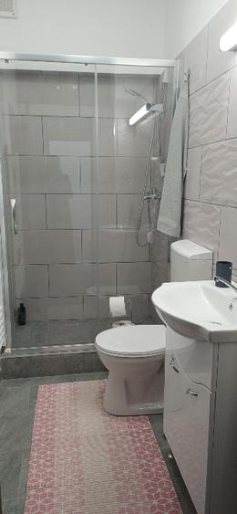 Inchiriez ap.2 camere mobilat,utilat renovat recent integral .