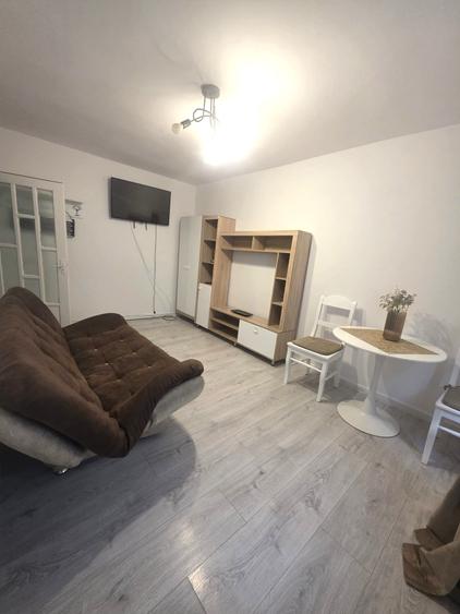 Garsoniera 22mp zona Porolissum finisata mobilata utilata 32500eur neg