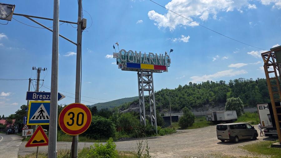 De vanzare spatiu comercial - COMARNIC la DN1