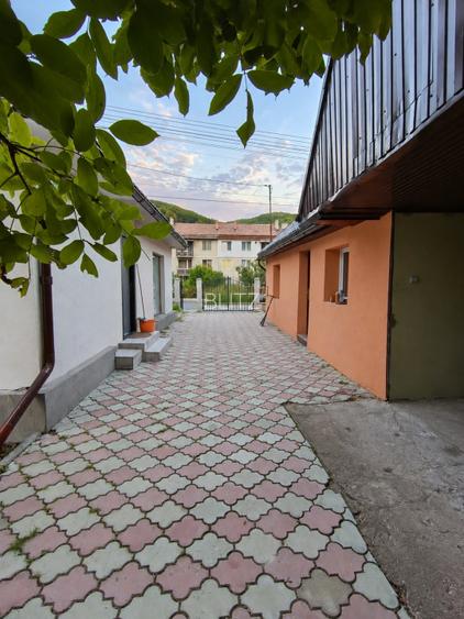 Casa de vanzare, 79 mp, teren 412 mp, zona Ferneziu - 3