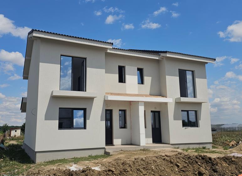 Duplex P+E in Mosnita Veche