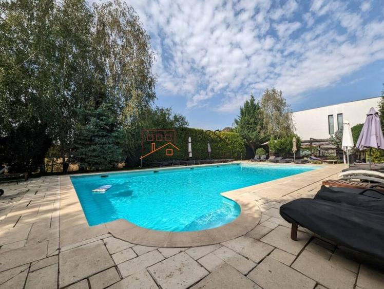 Apartament 3 camere in complex cu piscina comuna