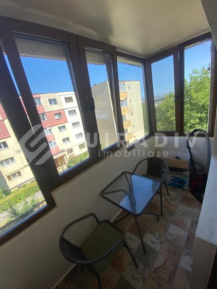 Apartament cu 3 camere, 2 bai, parcare- zona UMF