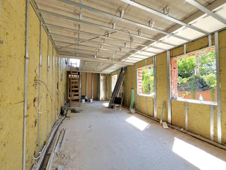 VILA CU AUTORIZATIE ACTIVA || 4 CAMERE || LA GRI || DOROBANTI - ROMANA