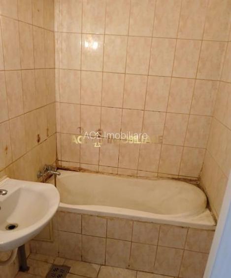 3 Camere de vanzare | Universitate | Metrou | 2% Comision | Cash | Nerenovat