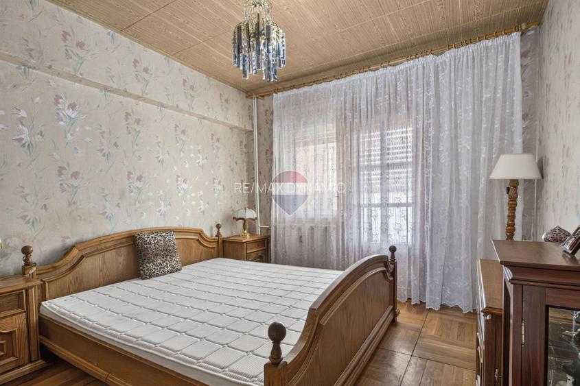 Apartament 3 camere, două băi de vânzare - Str Poetului - 4