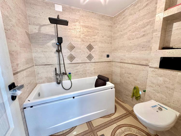 Spatiu comercial de inchiriat, renovat complet, 33 mp, cu terasa, Cugir