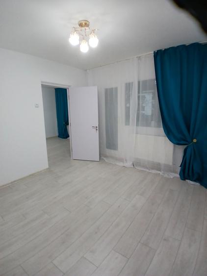 Apartament 2 camere Podu Ros, etaj 3/4, RENOVAT complet!