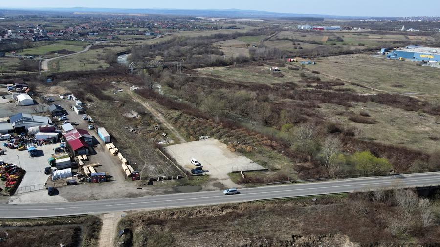 Teren Intravilan de Vânzare – Zonă Industrială, Acces Direct din Strada Europa