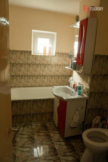 Apartament de vanzare cu 3 camere de 75 mp, zona Bucovina