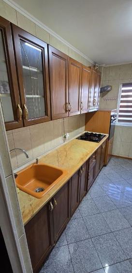 Titan metrou parc,bl.reabiliatat,et.2/10,mobilat,utilat,balcon inchis,renovat