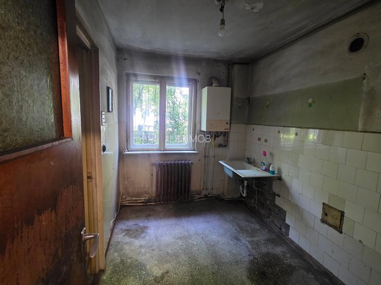 Vand apartament 2 camere neamenajat parter - 3