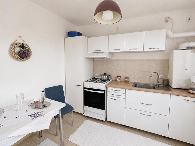 Apartament 2 Cam cu Terasă Metrou Republica