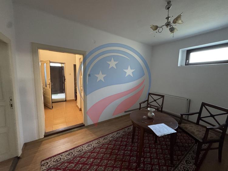 Casă p+1 formata din doua apartamente