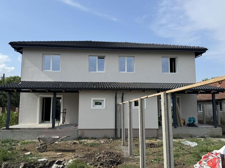1/2 Duplex Utvin,4 Camere,2 Bai,Toate Utilitatile